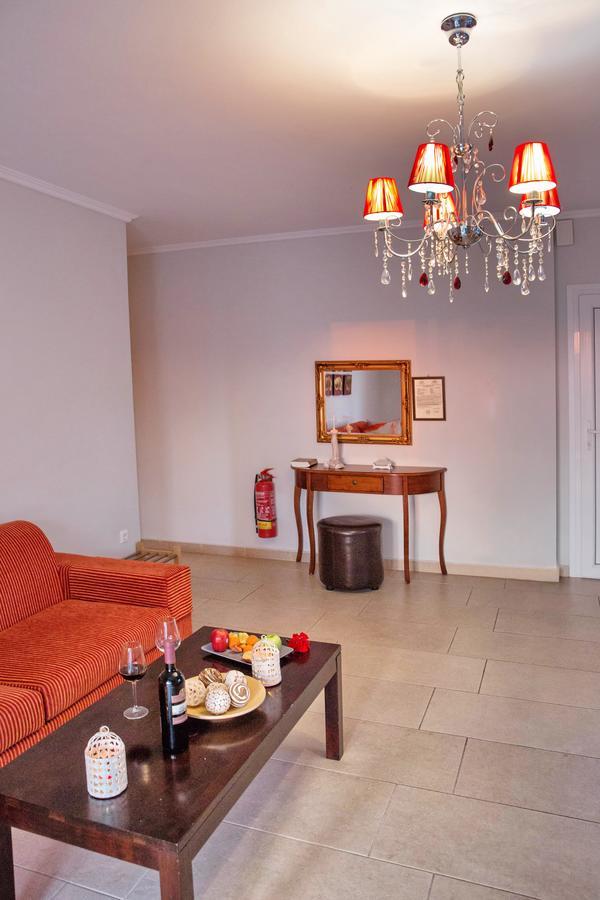 Golden Suites Ofrínion Esterno foto
