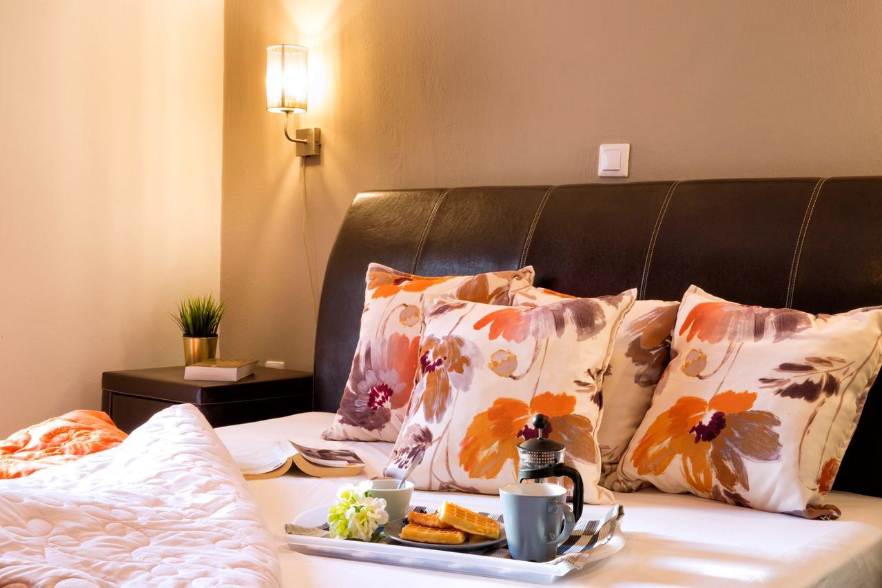 Golden Suites Ofrínion Esterno foto