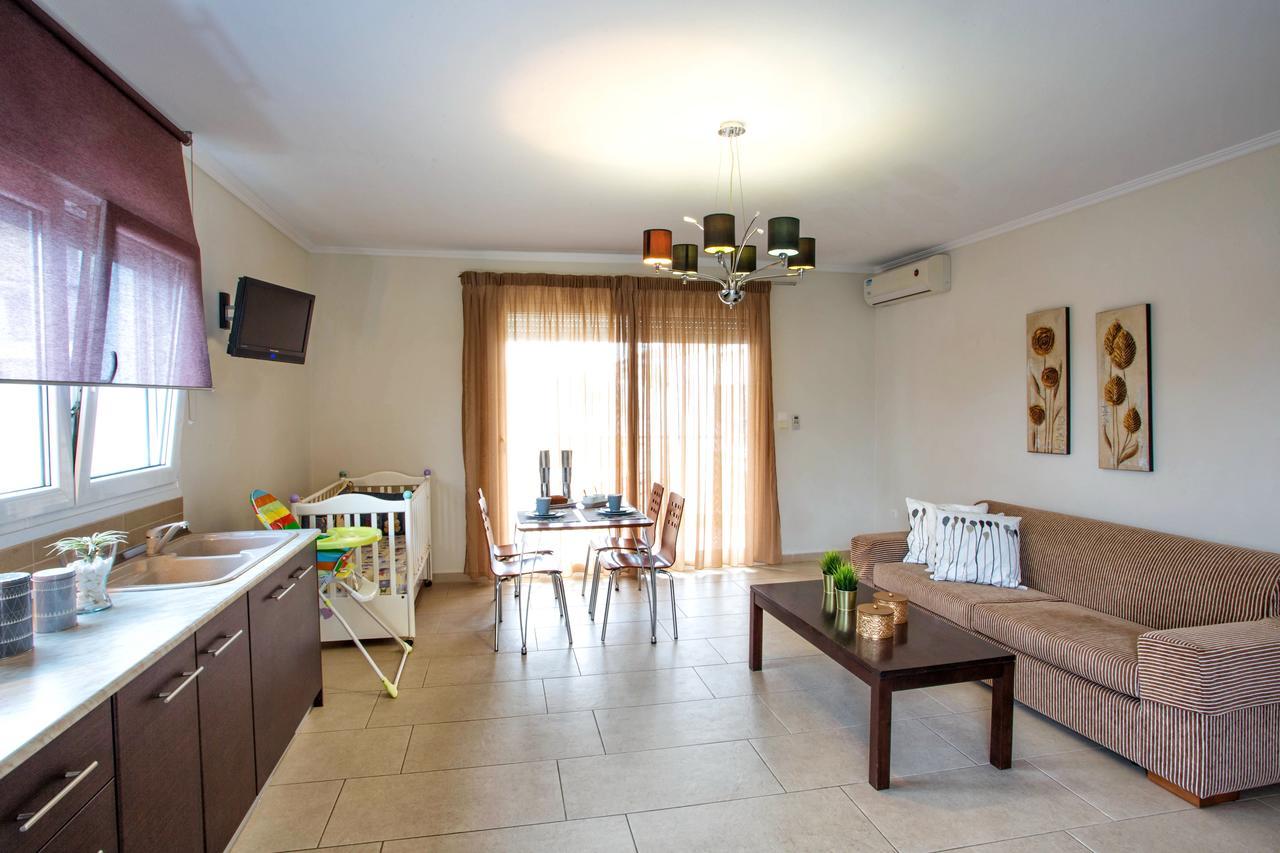 Golden Suites Ofrínion Esterno foto