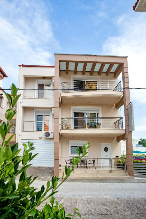Golden Suites Ofrínion Esterno foto